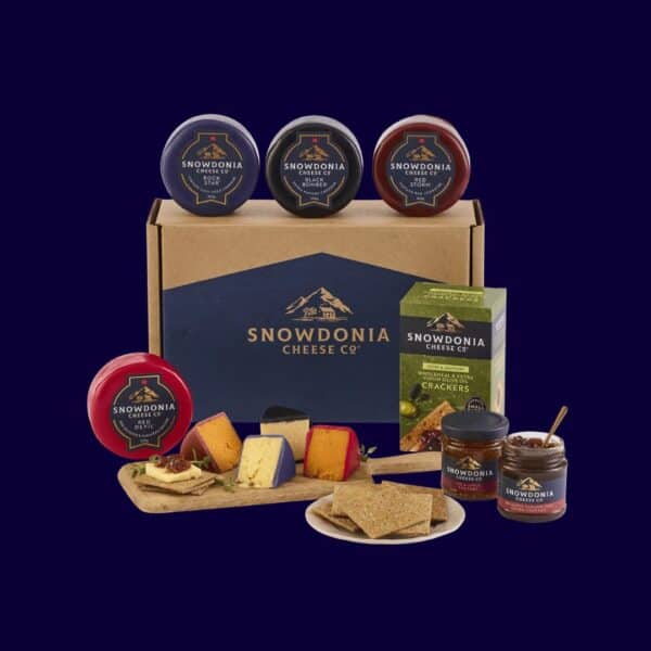 Snowdonia Cheese, Chutney & Cracker Gift Box or £28 Cash