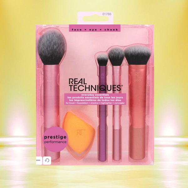 Real Techniques Everyday essentials set Real Techniques Everyday essentials set Or £18